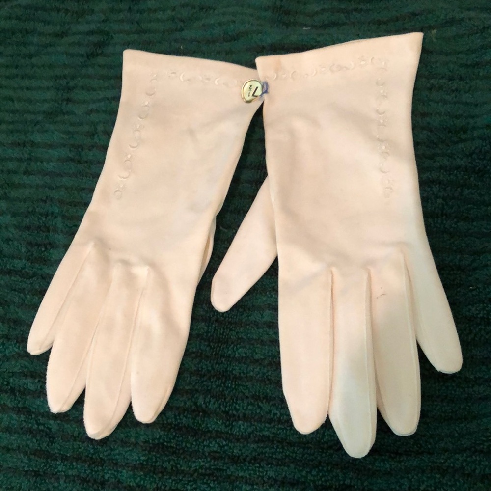 Cream Wrist-Length Gloves with Decorative Detail